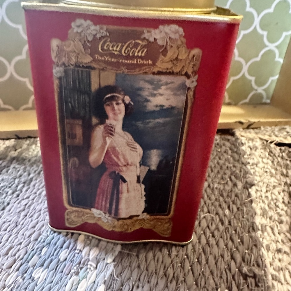 Coca-Cola Vintage Style Tin